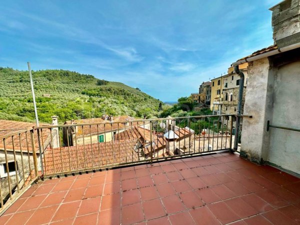 appartamento in vendita ad Imperia in zona Moltedo