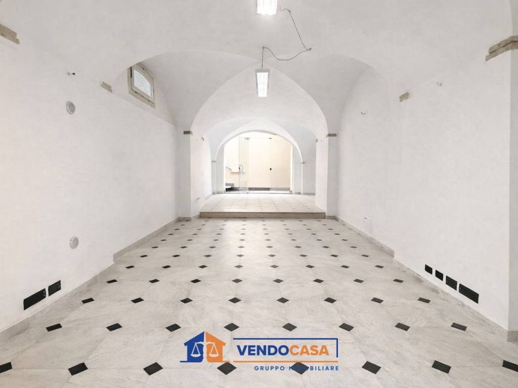 ufficio in vendita ad Imperia in zona Porto Maurizio