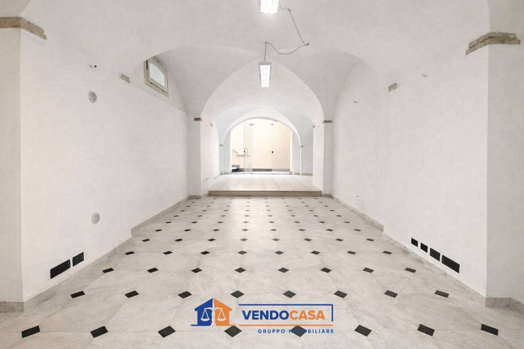 ufficio in vendita ad Imperia in zona Porto Maurizio