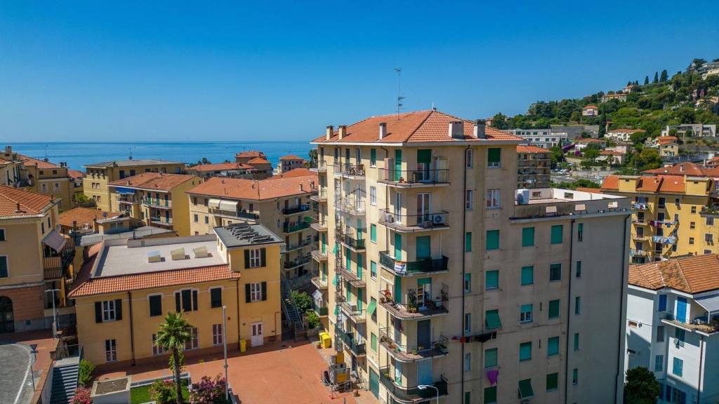 appartamento in vendita ad Imperia in zona Porto Maurizio