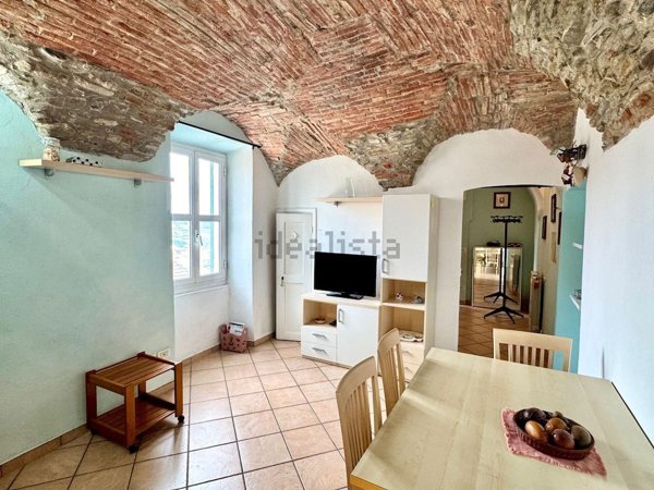 appartamento in vendita ad Imperia in zona Porto Maurizio