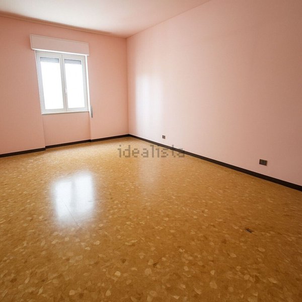 appartamento in vendita ad Imperia in zona Oneglia