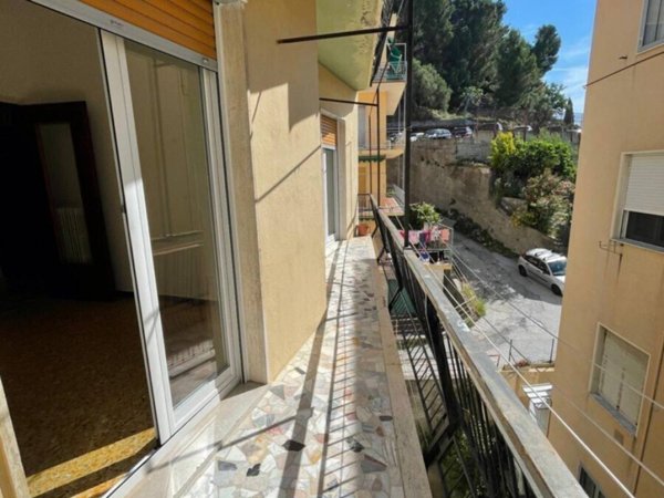 appartamento in vendita ad Imperia in zona Porto Maurizio