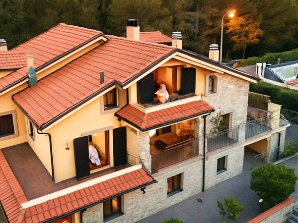 casa indipendente in vendita ad Imperia in zona Oneglia