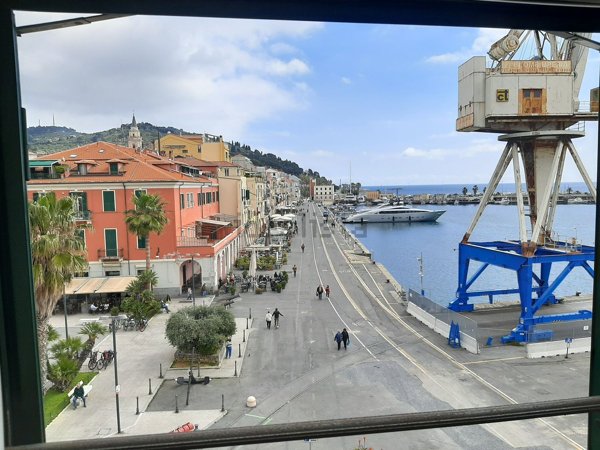 appartamento in vendita ad Imperia in zona Oneglia