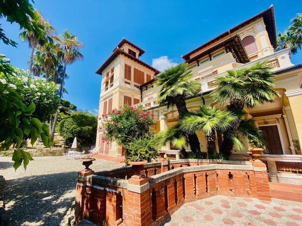 appartamento in vendita ad Imperia in zona Porto Maurizio