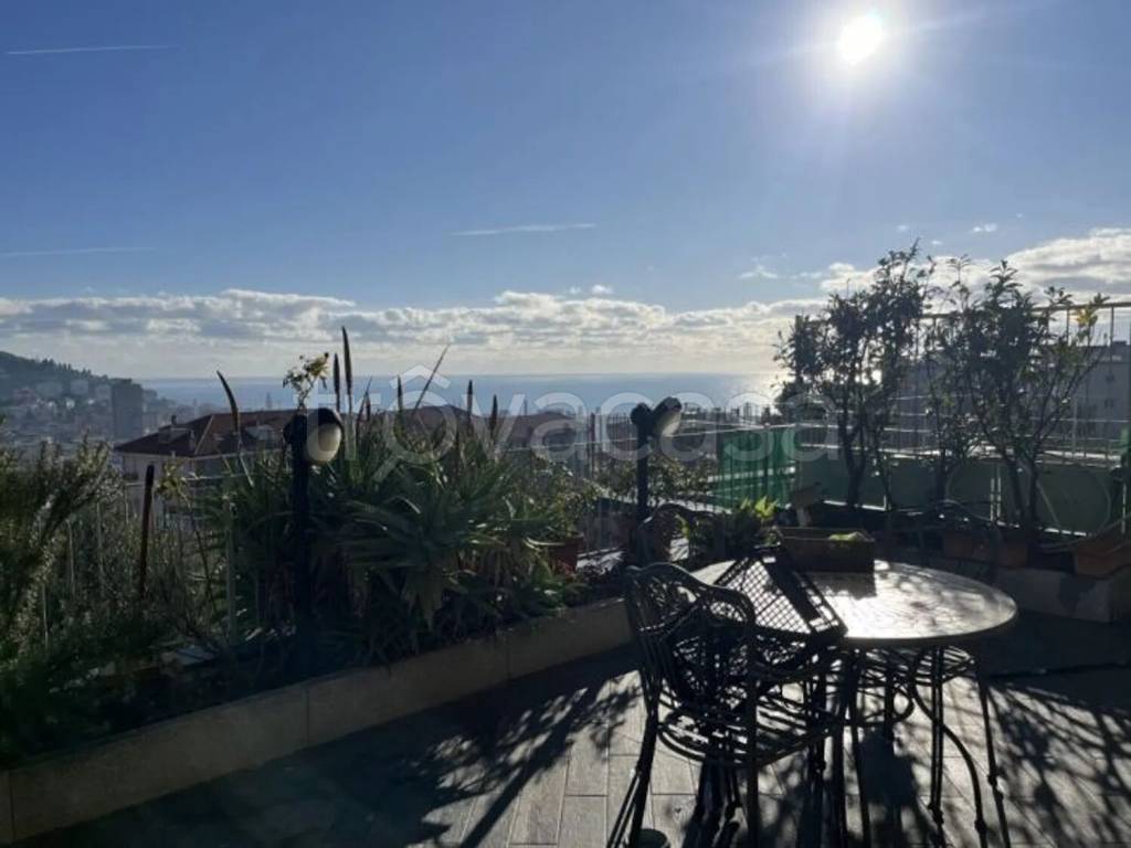 appartamento in vendita ad Imperia in zona Sant'Agata