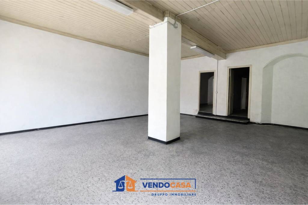 negozio in vendita ad Imperia in zona Porto Maurizio