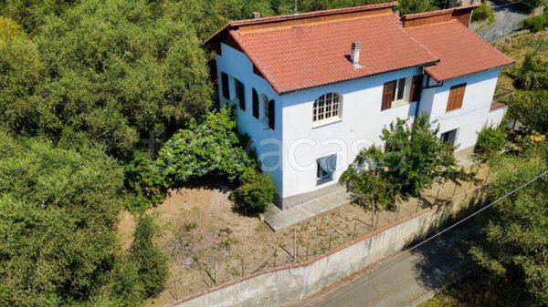 casa indipendente in vendita ad Imperia