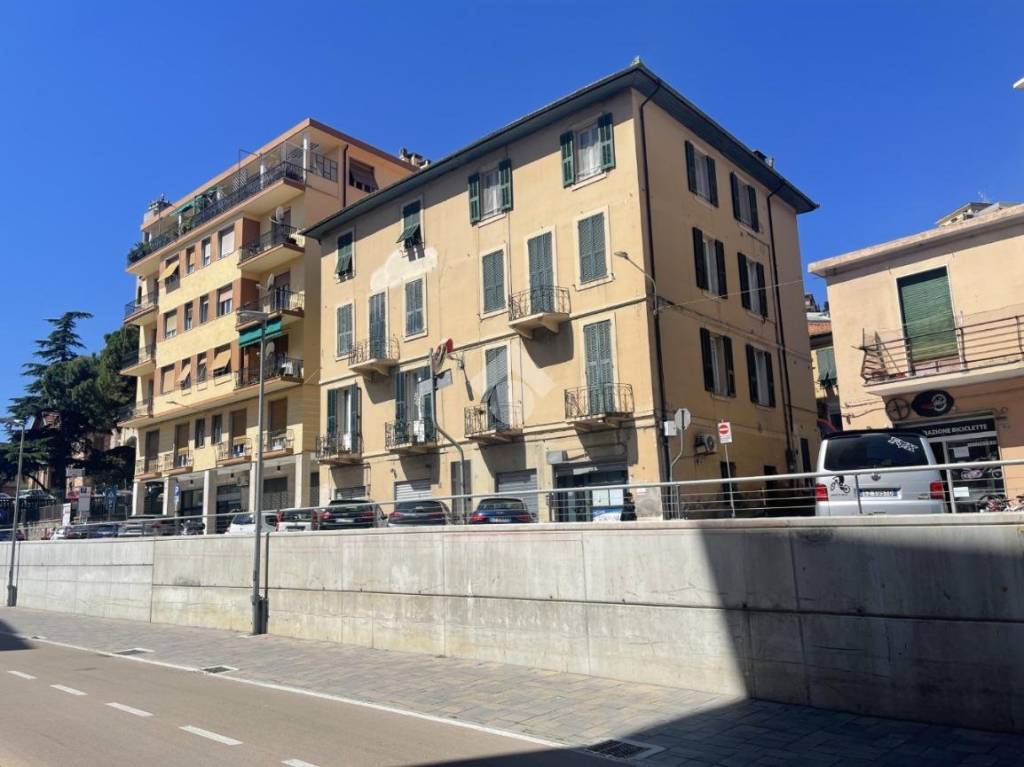 appartamento in vendita ad Imperia in zona Porto Maurizio