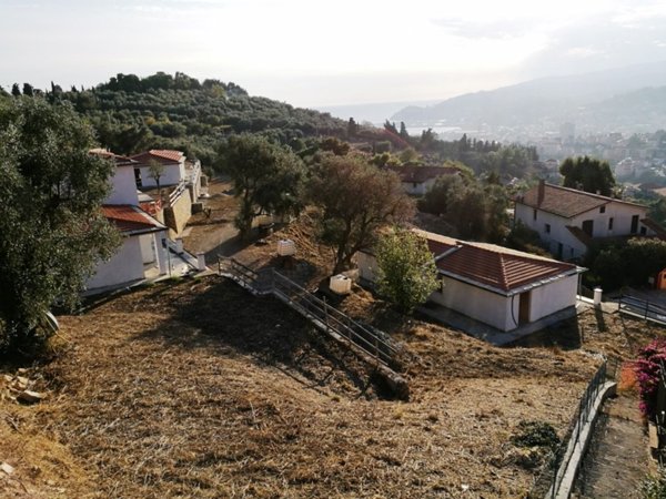 casa indipendente in vendita ad Imperia