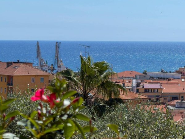 appartamento in vendita ad Imperia in zona Oneglia