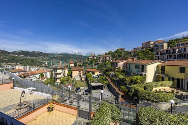 appartamento in vendita ad Imperia in zona Oneglia
