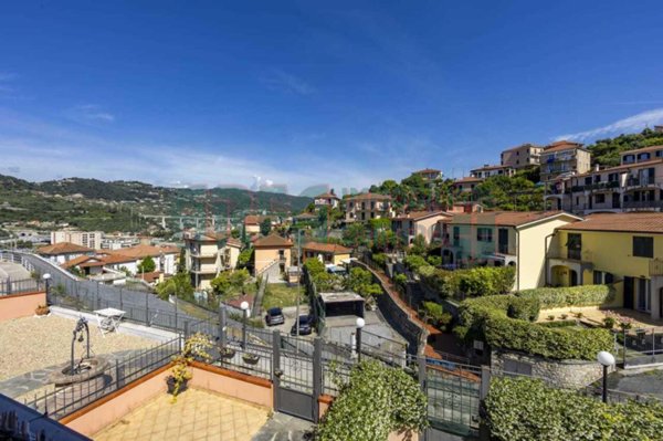 appartamento in vendita ad Imperia in zona Oneglia