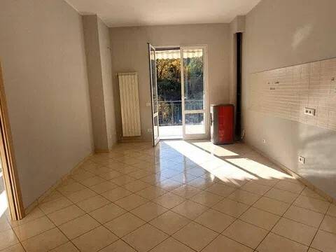appartamento in vendita ad Imperia in zona Montegrazie