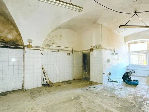 negozio in vendita ad Imperia in zona Oneglia