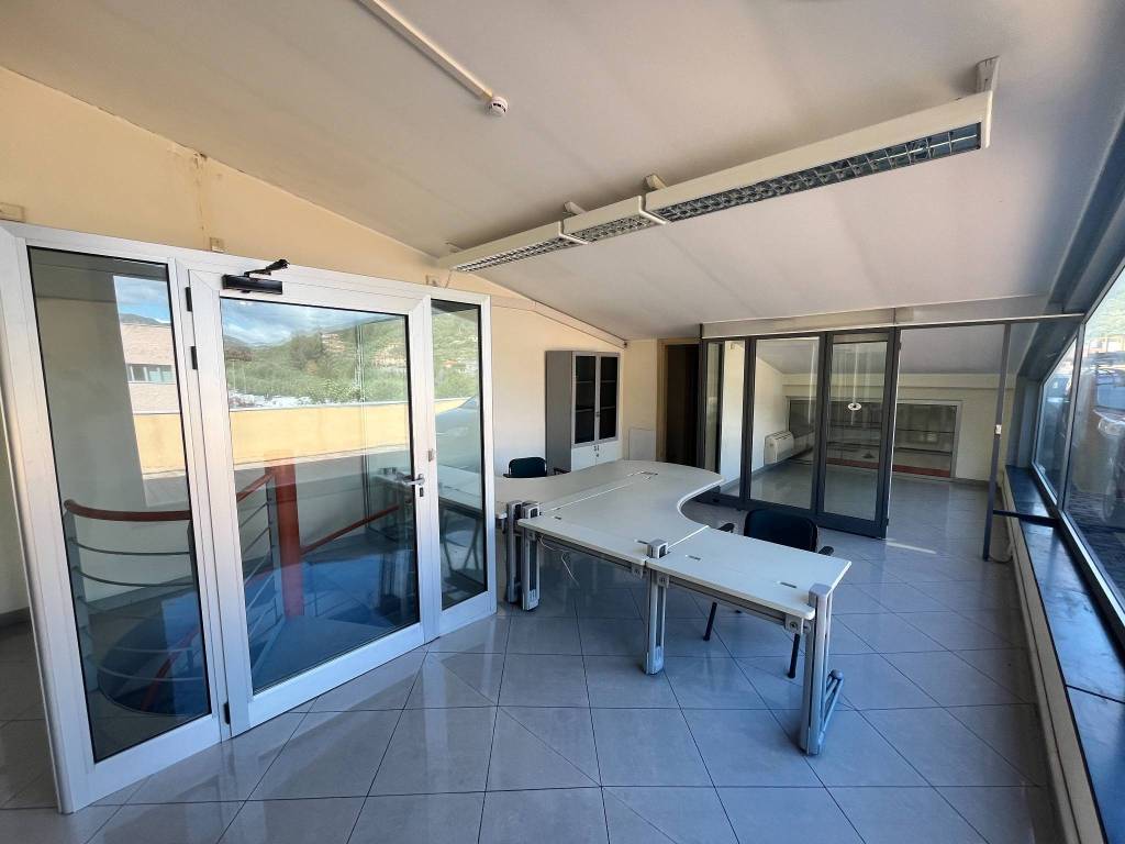 casa semindipendente in vendita ad Imperia in zona Oneglia