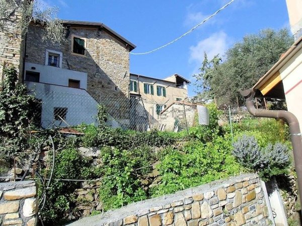 appartamento in vendita ad Imperia in zona Torrazza / Clavi