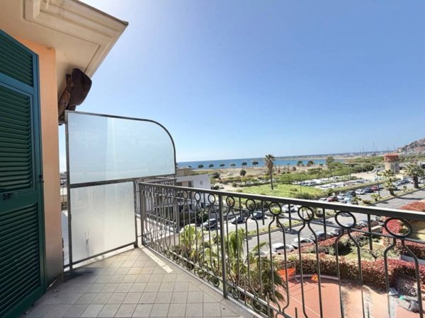 appartamento in vendita ad Imperia in zona Porto Maurizio