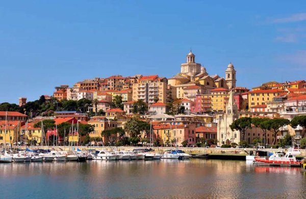 appartamento in vendita ad Imperia in zona Porto Maurizio
