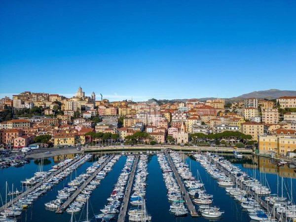 locale di sgombero in vendita ad Imperia in zona Porto Maurizio