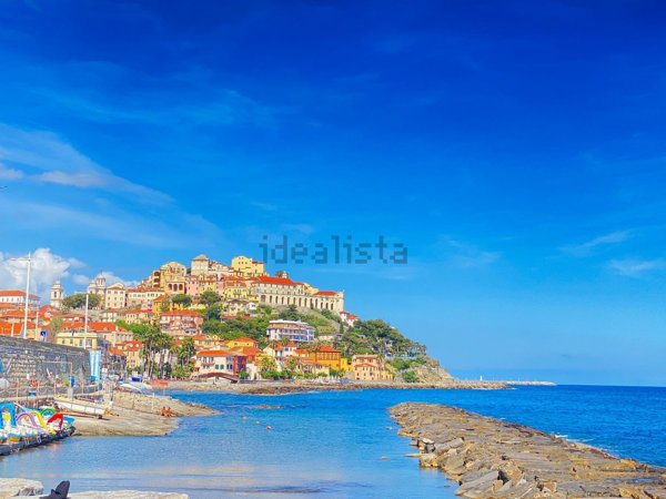 casa indipendente in vendita ad Imperia