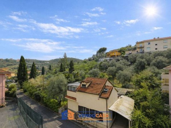 appartamento in vendita ad Imperia in zona Cantalupo