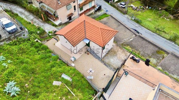 casa indipendente in vendita ad Imperia in zona Porto Maurizio