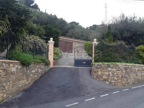 casa indipendente in vendita ad Imperia in zona Moltedo