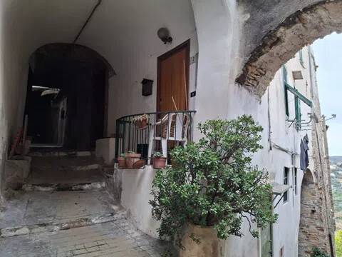 appartamento in vendita ad Imperia in zona Torrazza / Clavi
