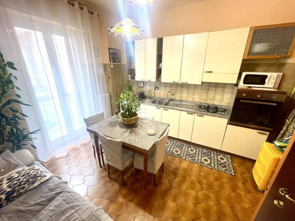 appartamento in vendita ad Imperia in zona Porto Maurizio