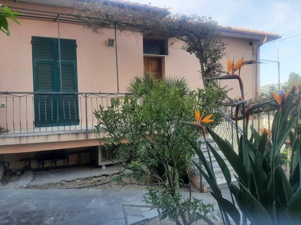 appartamento in vendita ad Imperia in zona Porto Maurizio