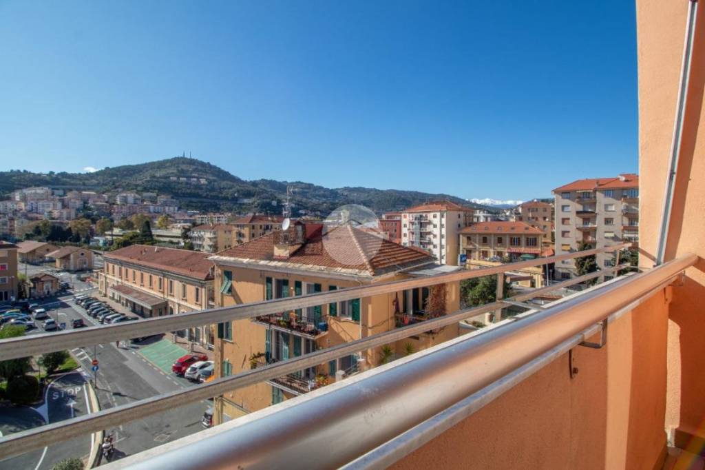 appartamento in vendita ad Imperia in zona Oneglia