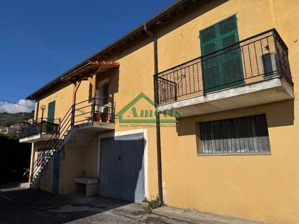 appartamento in vendita ad Imperia in zona Caramagna Ligure