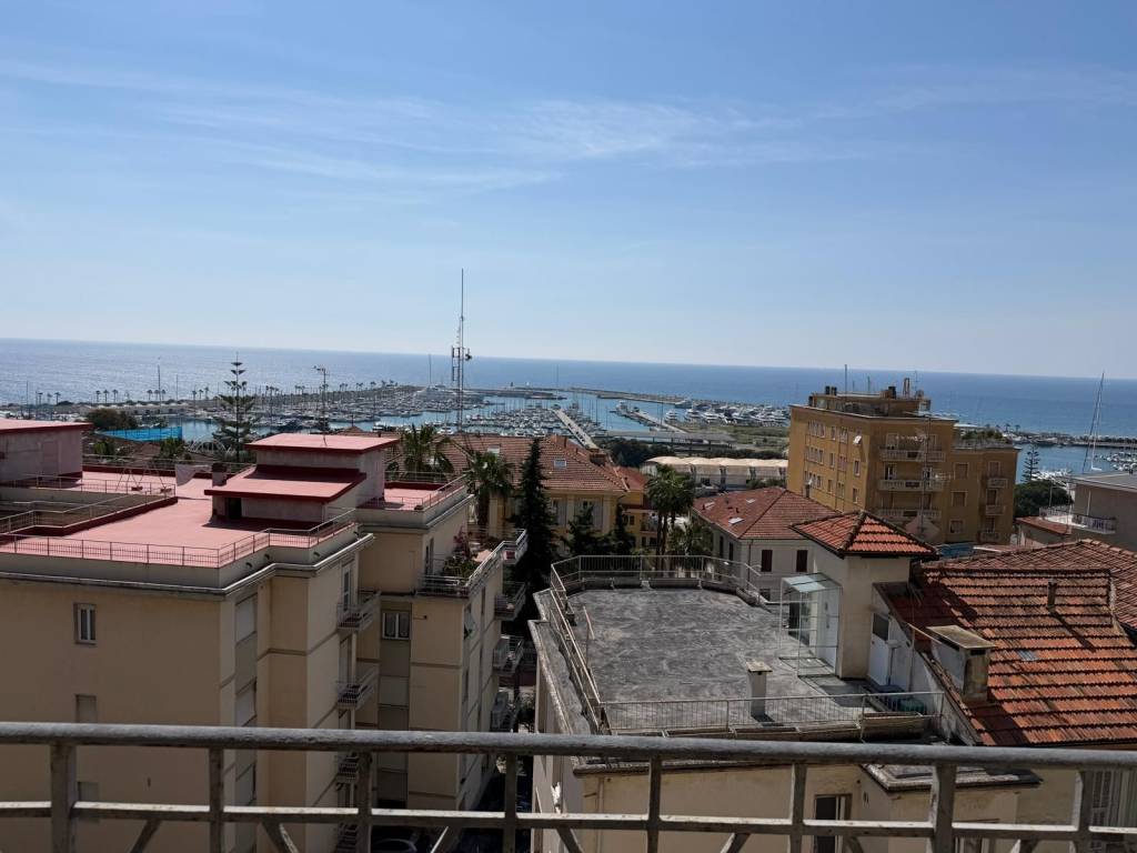 appartamento in vendita ad Imperia in zona Oneglia