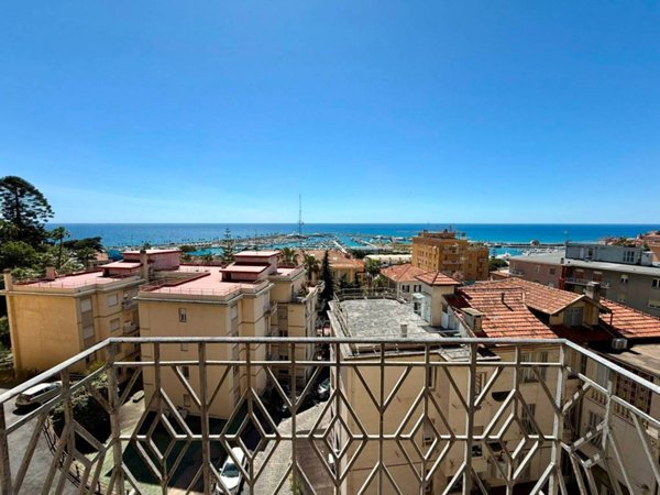 appartamento in vendita ad Imperia in zona Oneglia