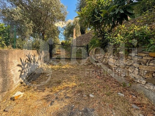 terreno agricolo in vendita ad Imperia in zona Oneglia