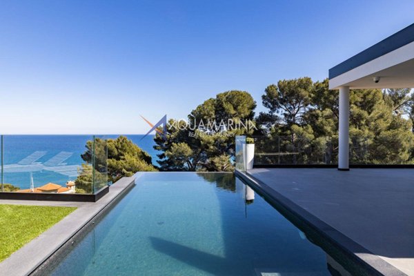 casa indipendente in vendita ad Imperia