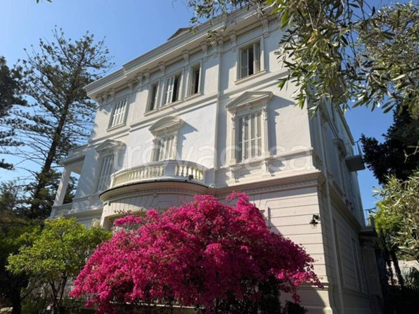 appartamento in vendita ad Imperia in zona Porto Maurizio