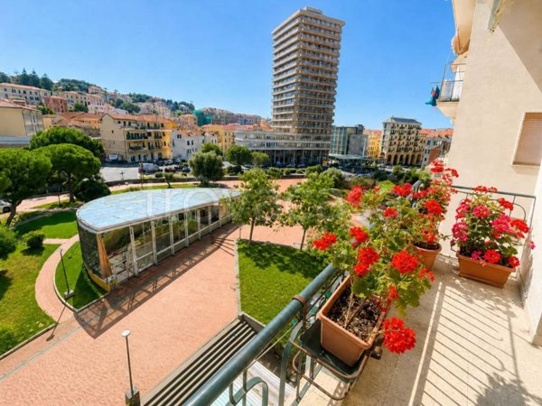 appartamento in vendita ad Imperia in zona Oneglia