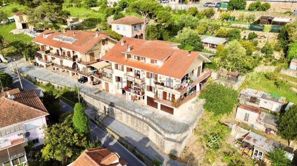 appartamento in vendita ad Imperia in zona Cantalupo