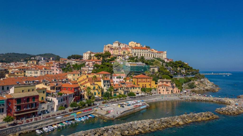 appartamento in vendita ad Imperia in zona Porto Maurizio