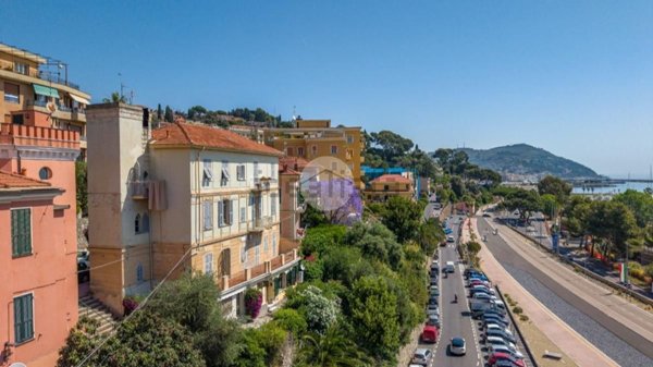 appartamento in vendita ad Imperia in zona Porto Maurizio