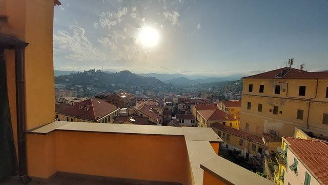 appartamento in vendita ad Imperia in zona Porto Maurizio