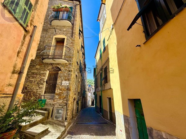 appartamento in vendita ad Imperia in zona Moltedo