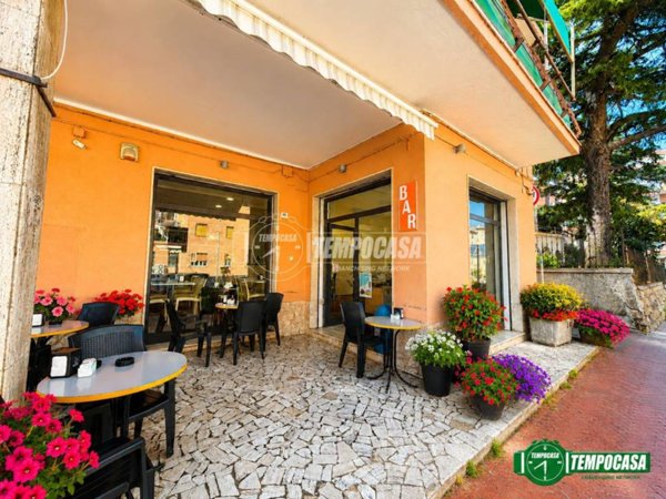 negozio in vendita ad Imperia in zona Porto Maurizio