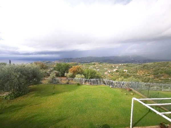 appartamento in vendita ad Imperia in zona Sant'Agata