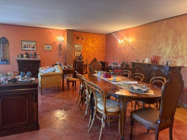 casa indipendente in vendita ad Imperia in zona Massabovi