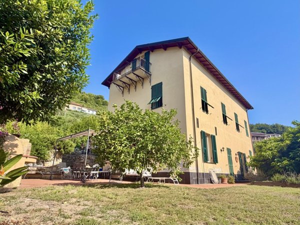 casa indipendente in vendita ad Imperia