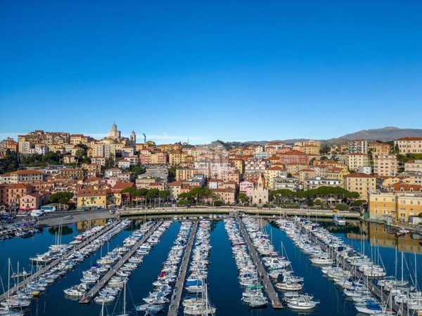 appartamento in vendita ad Imperia in zona Porto Maurizio
